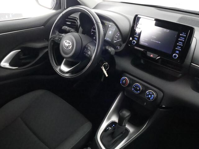 Toyota YARIS 1.5 VVT-I First Edition Bi-Tone Automaat | Apple Carplay & AndroidAUTO | Camera | Lichtmetalen velgen |