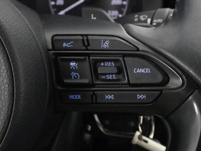 Toyota YARIS 1.5 VVT-I First Edition Bi-Tone Automaat | Apple Carplay & AndroidAUTO | Camera | Lichtmetalen velgen |