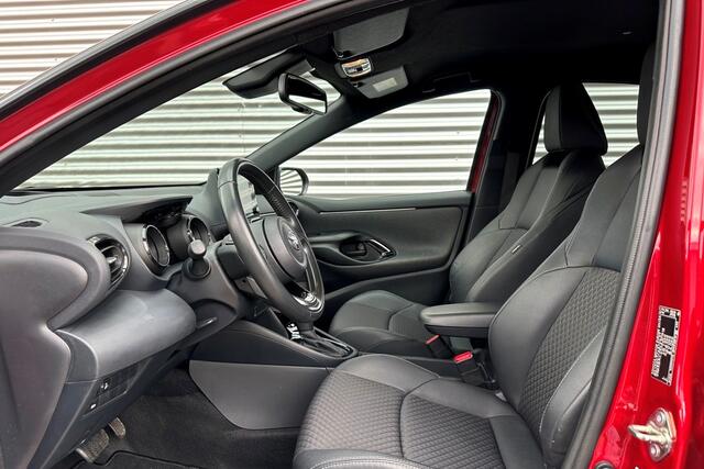 Toyota YARIS 1.5 Hybrid Executive Bi-Tone Head-Up / Navi