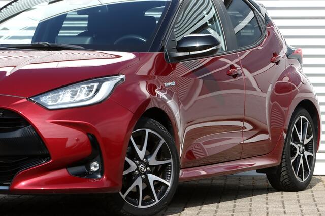 Toyota YARIS 1.5 Hybrid Executive Bi-Tone Head-Up / Navi