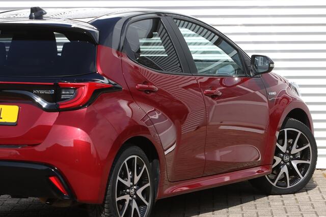 Toyota YARIS 1.5 Hybrid Executive Bi-Tone Head-Up / Navi