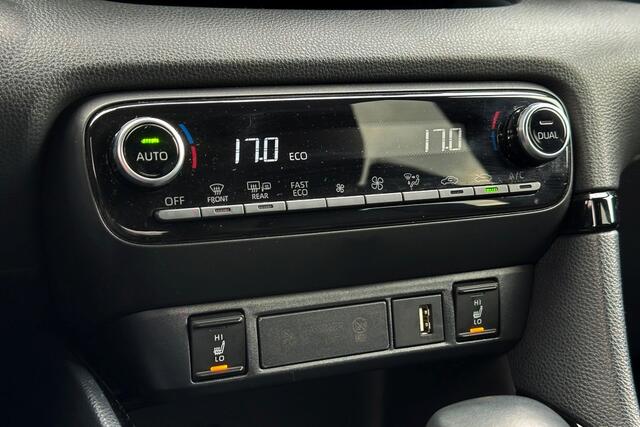 Toyota YARIS 1.5 Hybrid Executive Bi-Tone Head-Up / Navi