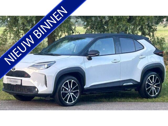 Toyota YARIS Cross 1.5 Hybrid GR Sport NAVIGATIE, APPLE CARPLAY, DAB, JBL SOUND, STOELVERWARMING, HEAD-UP DISPLAY, ADAPTIVE CRUISE CONTROL, TREKHAAK, PDC V/A, ACHERUITRIJCAMERA, LED-LICHT, 18"GR SPORT VELGEN, ENZ. ENZ. FULL OPTIONS!!