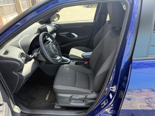 Toyota YARIS Cross 1.5 Hybrid Explore Keyless starten + entry, Draadloze telefoon oplader