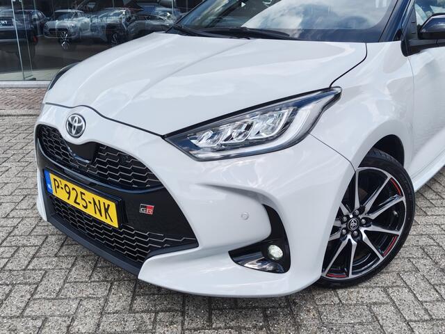 Toyota YARIS 1.5 Hybrid GR Sport | Premium Pack | Trekhaak | Pano | JBL | HUD