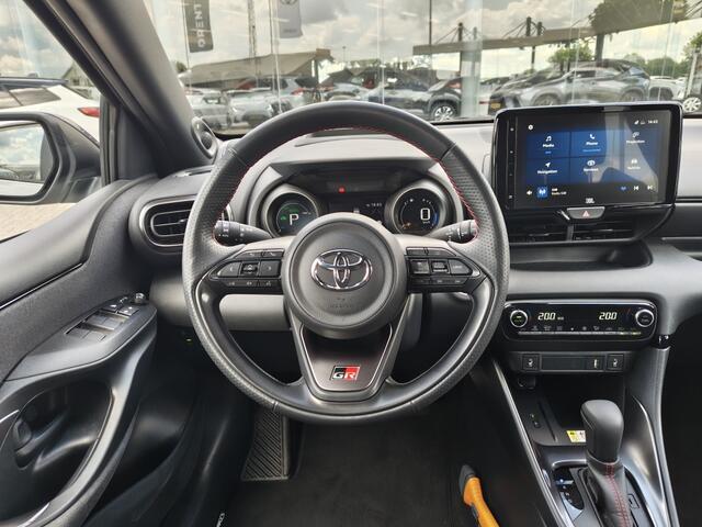 Toyota YARIS 1.5 Hybrid GR Sport | Premium Pack | Trekhaak | Pano | JBL | HUD