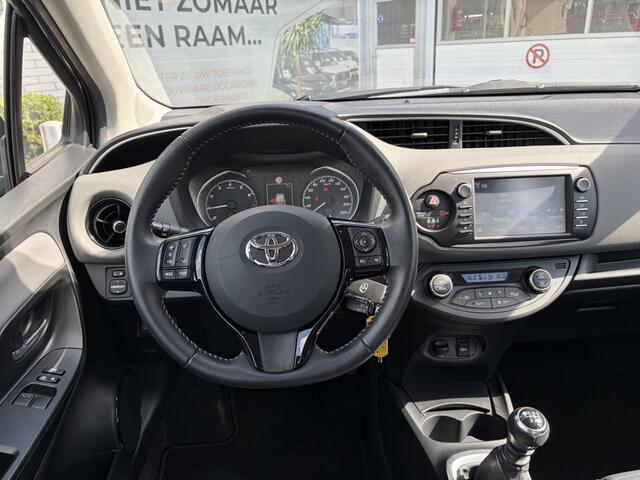 Toyota YARIS 1.5 VVT-i Aspiration | Cruise control | Trekhaak | Dealer onder.