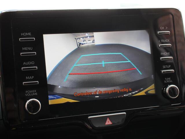 Toyota YARIS Hatchback Climate control Cruise control Camera Navigatie Bluetooth