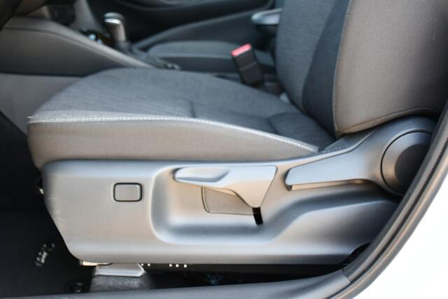 Toyota YARIS 1.5 Hybrid 115 Dynamic Automaat 116pk | Buitenspiegels elektrisch inklapbaar | Parkeersensoren voor & achter | Dodehoek detector |
