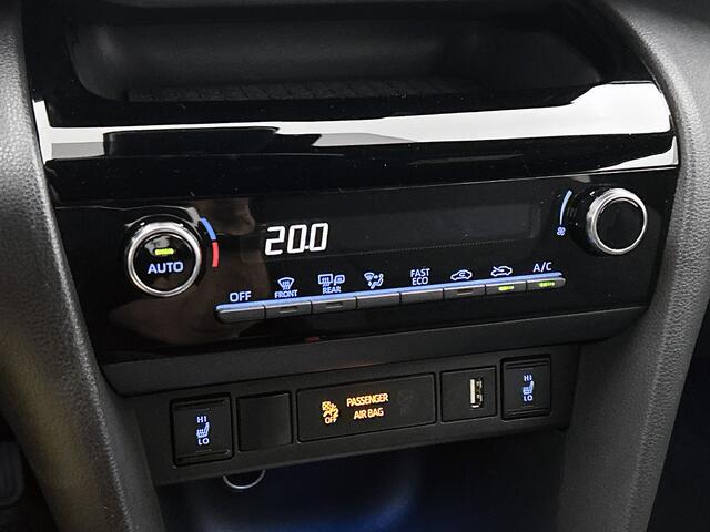 Toyota YARIS Cross 1.5 Hybrid Dynamic + Limited | Dealer Onderhouden | Parkeersensoren voor+achter | Stoelverwarming | Climate Control | Cruise Control Adaptive | Achteruitrijcamera |