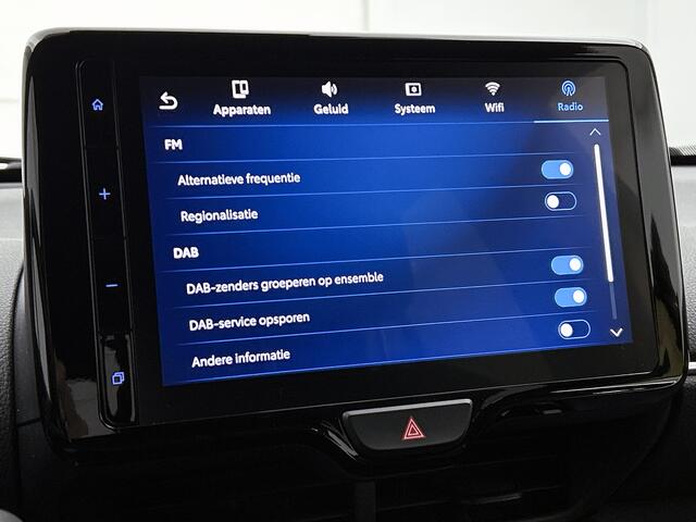 Toyota YARIS Cross 1.5 Hybrid Dynamic + Limited | Dealer Onderhouden | Parkeersensoren voor+achter | Stoelverwarming | Climate Control | Cruise Control Adaptive | Achteruitrijcamera |