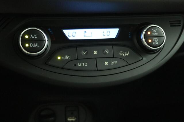Toyota YARIS 1.5 VVT-i Aspiration | Automaat | Airco | Cruise Control | Achteruitrijcamera | Navigatie |