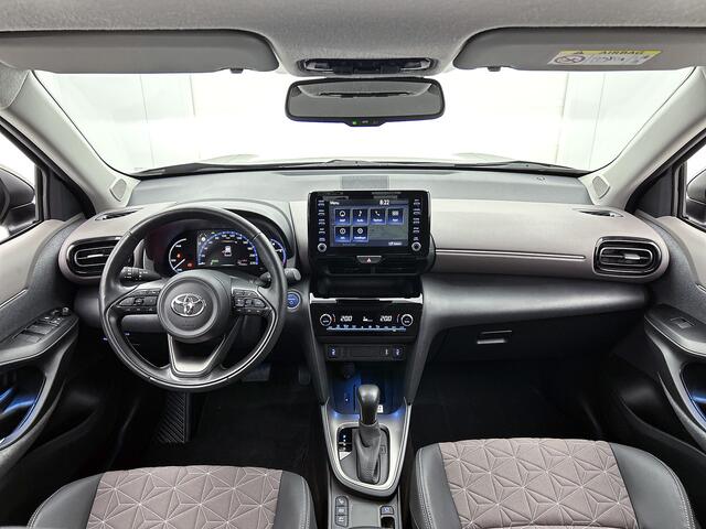 Toyota YARIS Cross 1.5 Hybrid Adventure | Navigatie | PDC | Stoel&Stuurverwarming | ACC | Leer |