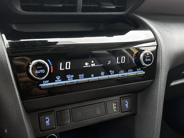 Toyota YARIS Cross 1.5 Hybrid Executive | Elektrisch bedienbare achterklep | Voorstoelen verwarmd | Parkeersensor voor en achter |