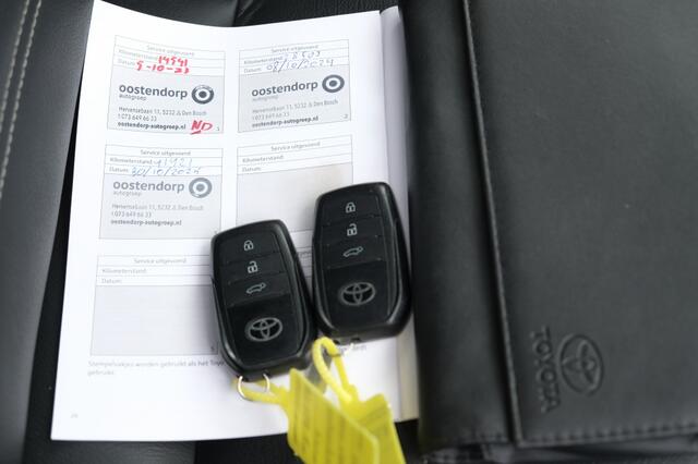 Toyota YARIS Cross 1.5 Hybrid Adventure Automaat | Vollederen bekleding | LED Matri
