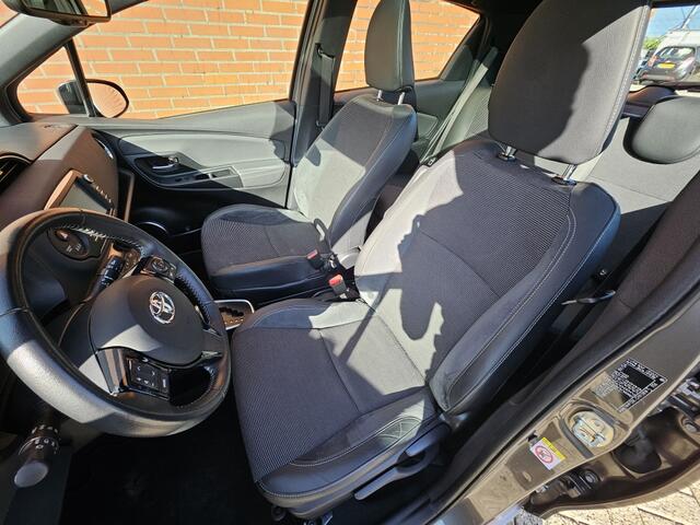 Toyota YARIS 1.5 Hybride Bi Tone Panoramadak Half Leder Camera Clima