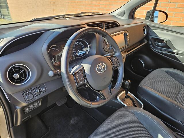 Toyota YARIS 1.5 Hybride Bi Tone Panoramadak Half Leder Camera Clima