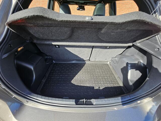 Toyota YARIS 1.5 Hybride Bi Tone Panoramadak Half Leder Camera Clima
