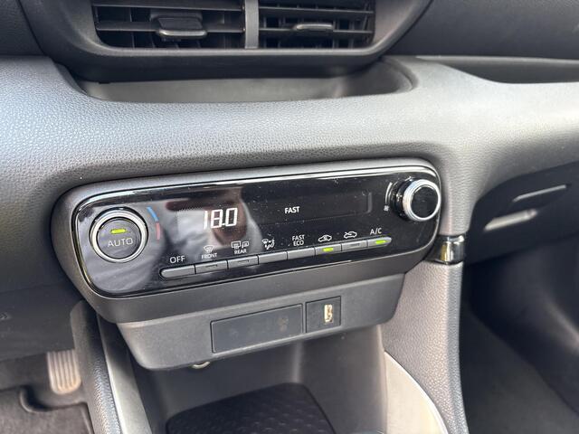 Toyota YARIS 1.5 Hybrid Active **ADAPTIEF CRUISE CONTROL/ APPLE CARPLAY/ CLIMATE CONTROL**