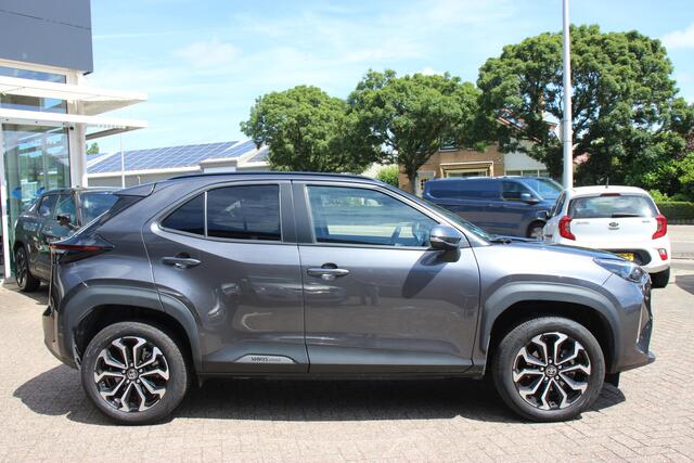 Toyota YARIS Cross 1.5 Hybrid 130 Dynamic | Comfort pack | Dodehoeksensor | Stuur- en Stoelverwarming |
