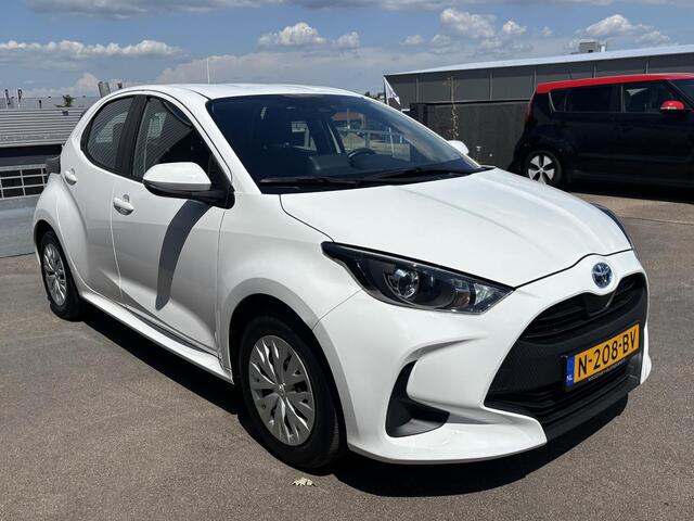 Toyota YARIS 1.5 Hybrid Active NL-auto! Navigatie, Adaptieve cruise control, Achteruitrijcamera,