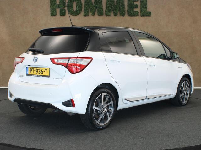 Toyota YARIS 1.5 Hybrid Premium - ORIGINEEL NEDERLANDSE AUTO - PANORAMADAK - PARKEERSENSOREN VOOR EN ACHTER - KEYLESS ENTRY & START - NAVIGATIE - ACHTERUITRIJ CAMERA - HOMMEL ONDERHOUDEN