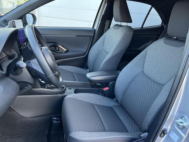 Toyota YARIS Cross 1.5 Hybrid 130 Dynamic all season banden / spatlappen achter