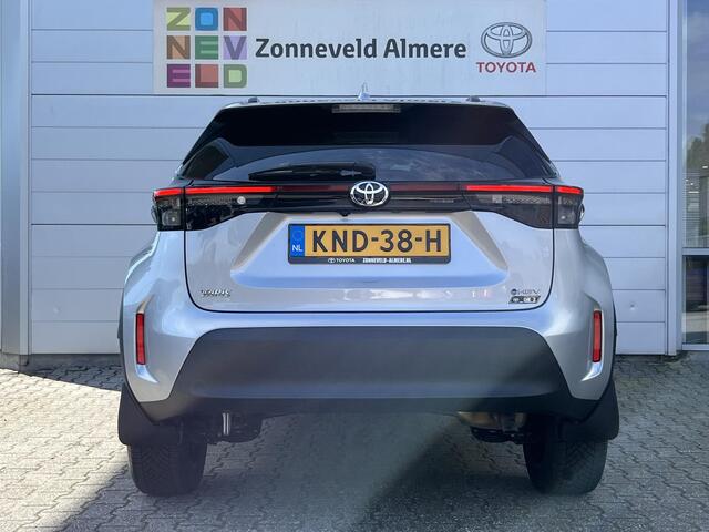 Toyota YARIS Cross 1.5 Hybrid 130 Dynamic all season banden / spatlappen achter
