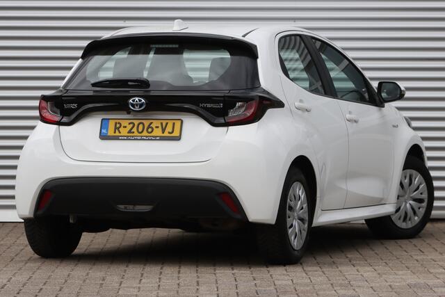 Toyota YARIS 1.5 Hybrid Active Navi / St.Verw. / Trekh.
