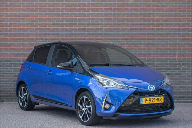 Toyota YARIS 1.5 Hybrid Bi-Tone, Carplay, Camera, LED, Lane Assist, Climate control, Cruise control.