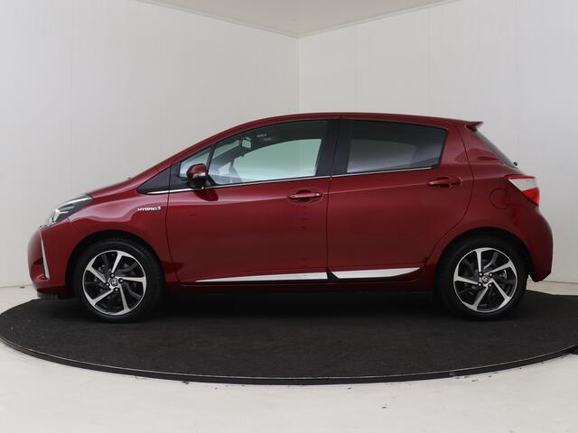 Toyota YARIS 1.5 Hybrid Premium | Dealeronderhouden | Panoramadak | Stoelverwarming | Climate Control | Cruise Control | Achteruitrijcamera | Armsteun | Bluetooth |