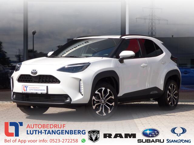 Toyota YARIS Cross 1.5 Hybrid Dynamic Winter Pack | Platinum Pearl White |