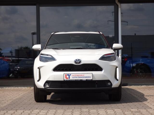 Toyota YARIS Cross 1.5 Hybrid Dynamic Winter Pack | Platinum Pearl White |