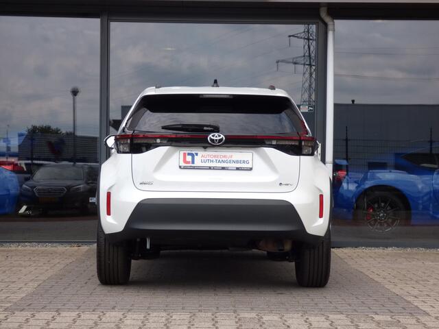 Toyota YARIS Cross 1.5 Hybrid Dynamic Winter Pack | Platinum Pearl White |
