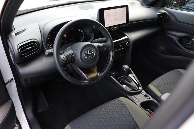 Toyota YARIS Cross 1.5 Hybrid Explore, LM Velgen, Parkeersensoren, Navi, Apple carplay / Android auto.