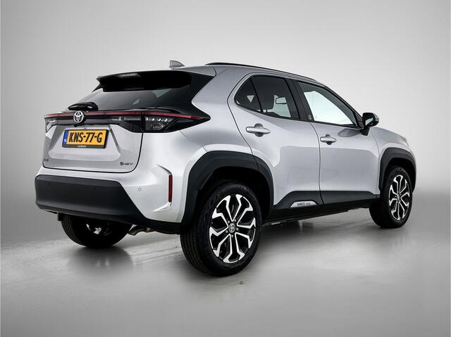 Toyota YARIS Cross 1.5 Hybrid 130 Dynamic ACC | Clima | PDC v+a | Stoel & Stuurverwarming | 17" LMV |