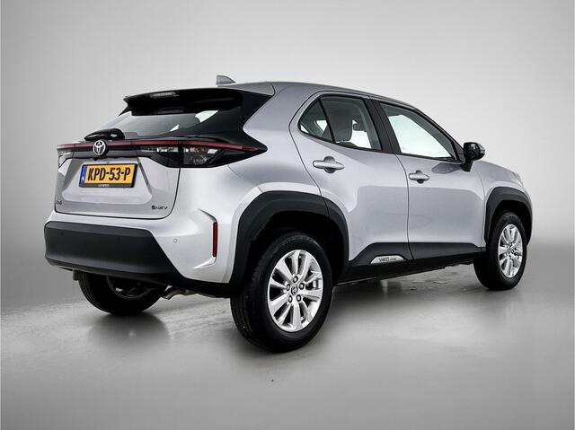 Toyota YARIS Cross 1.5 Hybrid 115 Active + | BTW voertuig | Dodehoek detectie | Parkeersensoren voor+achter | Stoelverwarming | Keyless Entry/Start | Apple CarPlay/Android Auto | Achteruitrijcamera |