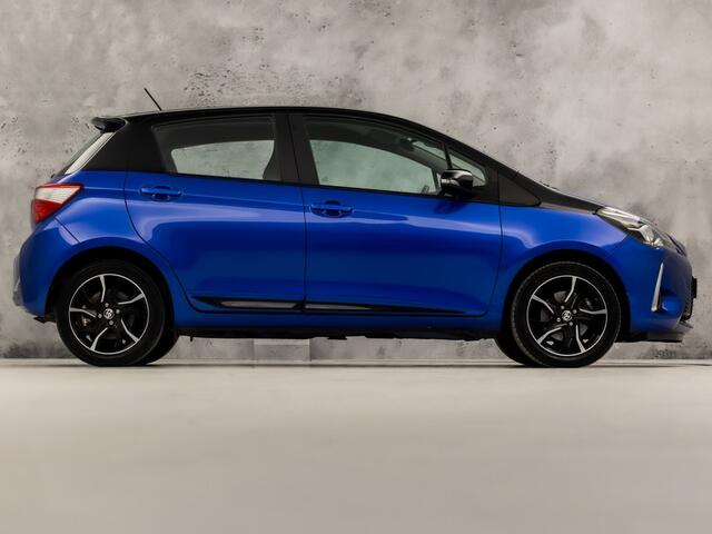 Toyota YARIS 1.5 Hybrid Sport 136Pk Automaat (NAVIGATIE, CLIMATE, CAMERA, SPORTSTOELEN, CRUISE, LM VELGEN, NIEUWE APK, NIEUWSTAAT)