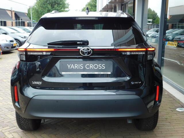 Toyota YARIS Cross 1.5 Hybrid 115 First Edition Comfort Pack