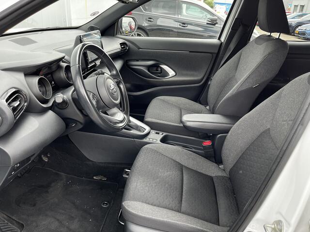 Toyota YARIS Cross 1.5 Hybrid Dynamic Limited Stoel Verwarming Parkeer en Dodehoek Sensoren
