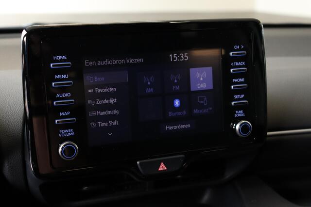 Toyota YARIS 1.5 Hybrid Active, Navi, DAB, Keyless Entry, Apple Carplay / Android Auto, Camera!