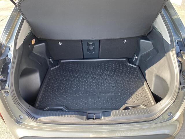 Toyota YARIS Cross 1.5 Hybrid 130 Executive Panaramadak, Stoelverwarming, PDC, Smart Key, LMV, LED, Navigatie, Achteruitrijcamera