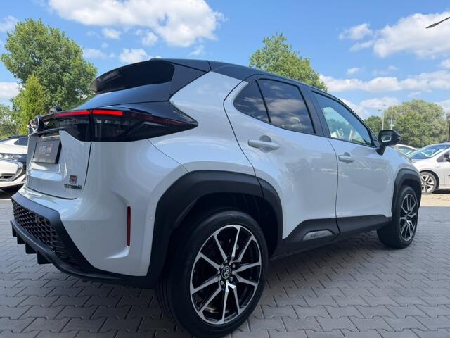 Toyota YARIS Cross 1.5 Hybrid GR Sport | JBL | Blindspot | Electr. Achterklep | HUD