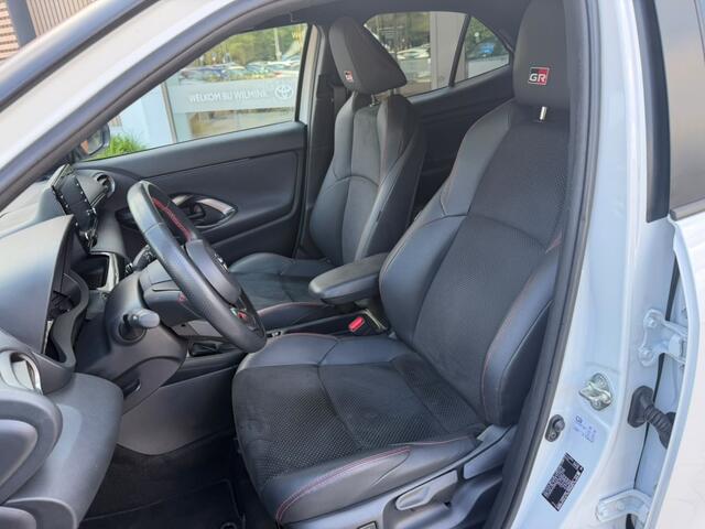 Toyota YARIS Cross 1.5 Hybrid GR Sport | JBL | Blindspot | Electr. Achterklep | HUD