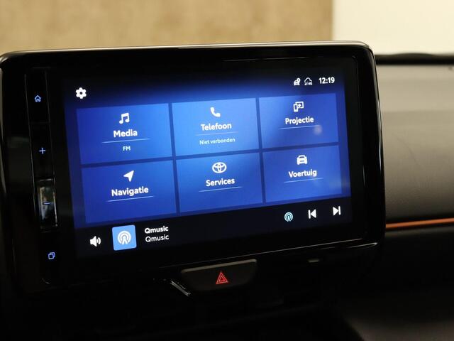 Toyota YARIS Cross 1.5 Hybrid Spicy Edition - DODEHOEK DETECTIE - PARKEERSENSOREN VOOR/ ACHTER - DRAADLOZE TELEFOONLADER - NAVIGATIE - TWON TONE LAK - 4 SEIZOENENBANDEN VREDESTEIN - KEYLESS ENTRY/ START - STOELVERWARMING - STUURVERWARMING - VOORRUITVERWARMING BIJ RUIT
