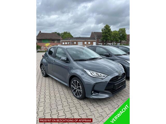Toyota YARIS Hybrid 115 Dynamic 1e Eigenaar | BTW | Fabrieks Garantie | Stoelverwarming | Camera | Navi | Carplay | ACC | Climate | Keyless | Bots | Full Led | PDC