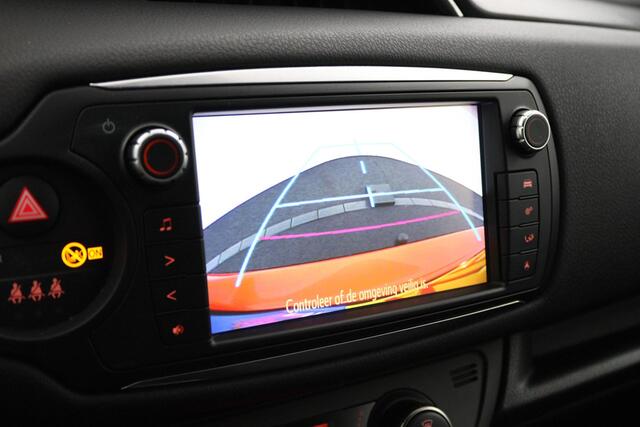 Toyota YARIS 1.3 VVT-i Orange Sport | Climate control | Cruise control | Parkeercamera | Trekhaak |