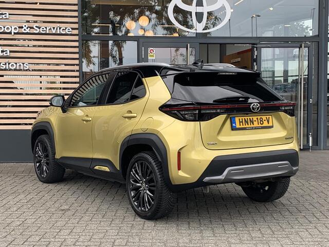 Toyota YARIS Cross 1.5 Hybrid Adventure | Navigatie | Camera | Adaptieve Cruise Control | Climate Control | Stuurwiel en Stoel Verwarming | Elektrische Achterklep | LM-velgen |