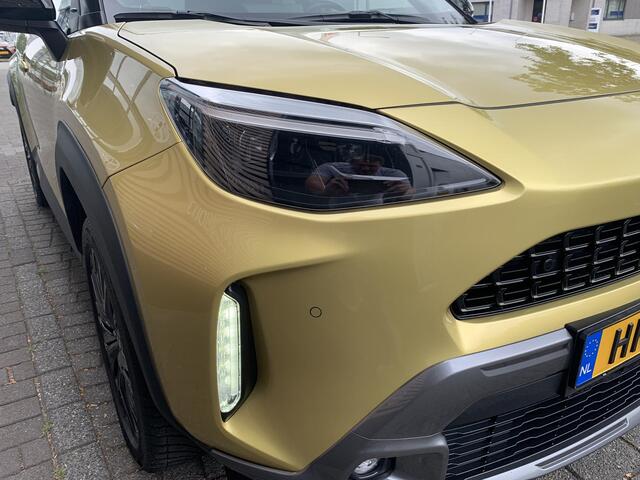 Toyota YARIS Cross 1.5 Hybrid Adventure | Navigatie | Camera | Adaptieve Cruise Control | Climate Control | Stuurwiel en Stoel Verwarming | Elektrische Achterklep | LM-velgen |