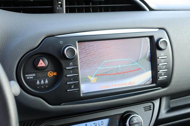 Toyota YARIS 1.5 VVT-i Active, Parkeercamera, Cruise & Climate control!